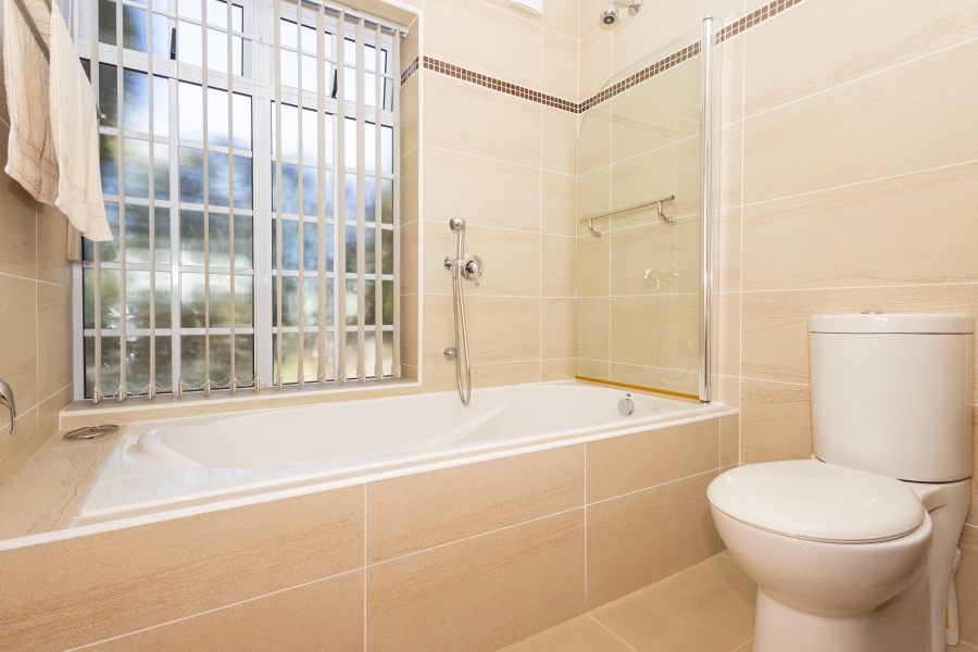 3 Bedroom Property for Sale in Flamingo Vlei Western Cape